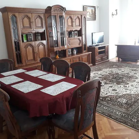 Piac Utcai 2 Guest house *