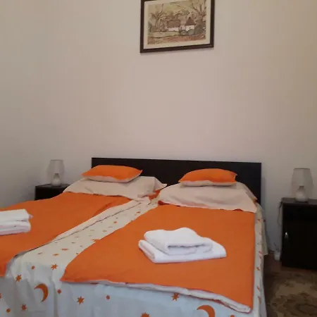 Piac Utcai 2 Guest house