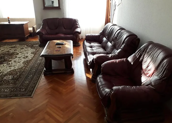 Piac Utcai 2 Pensiune