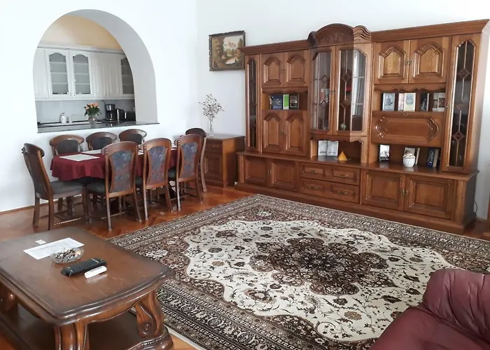 Piac Utcai 2 Pensiune Debreţin
